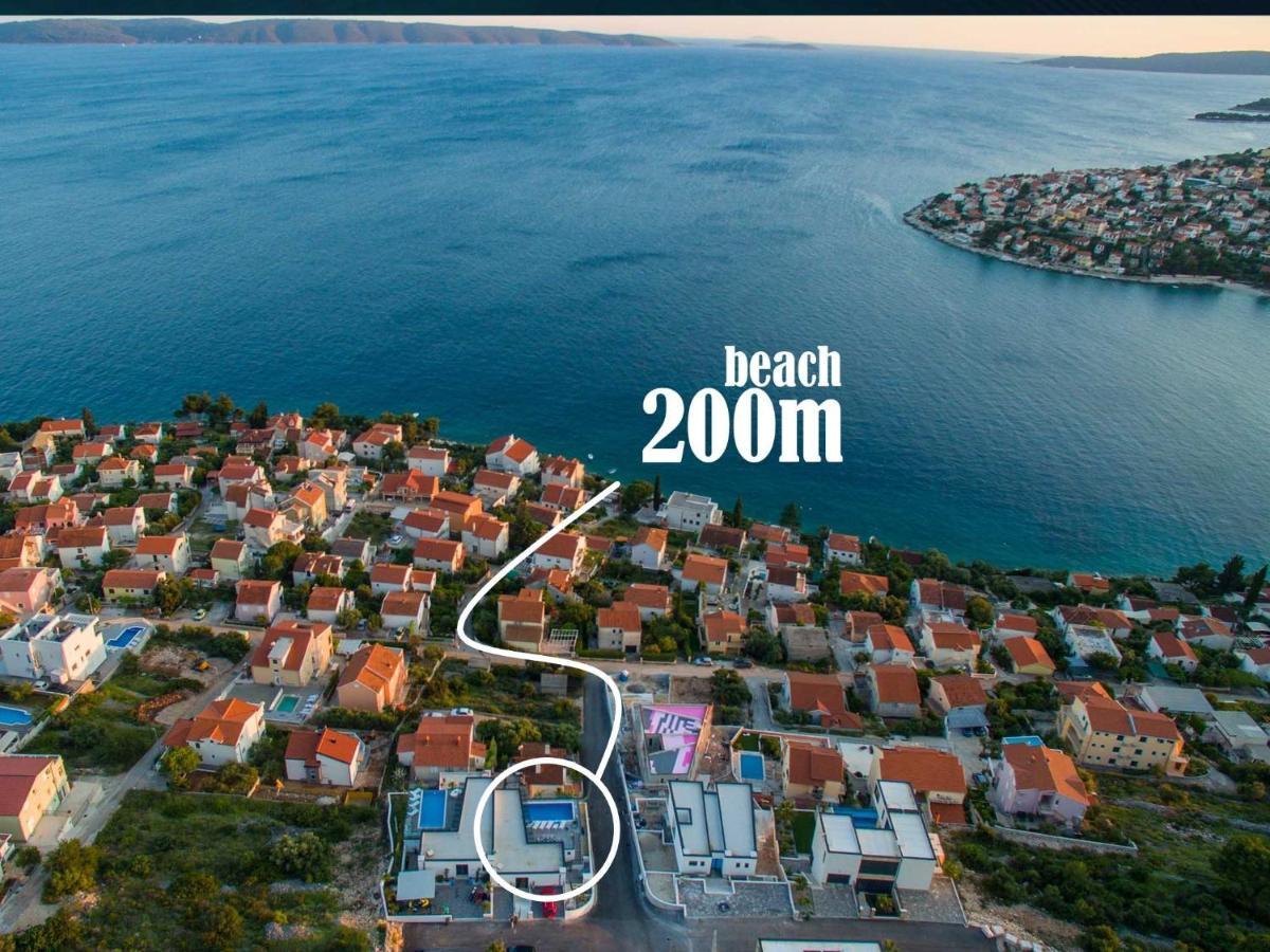 Holiday Home Olive Exclusive - 8 People, Heated Pool, Okrug Gornji, Sea View تروغير المظهر الخارجي الصورة