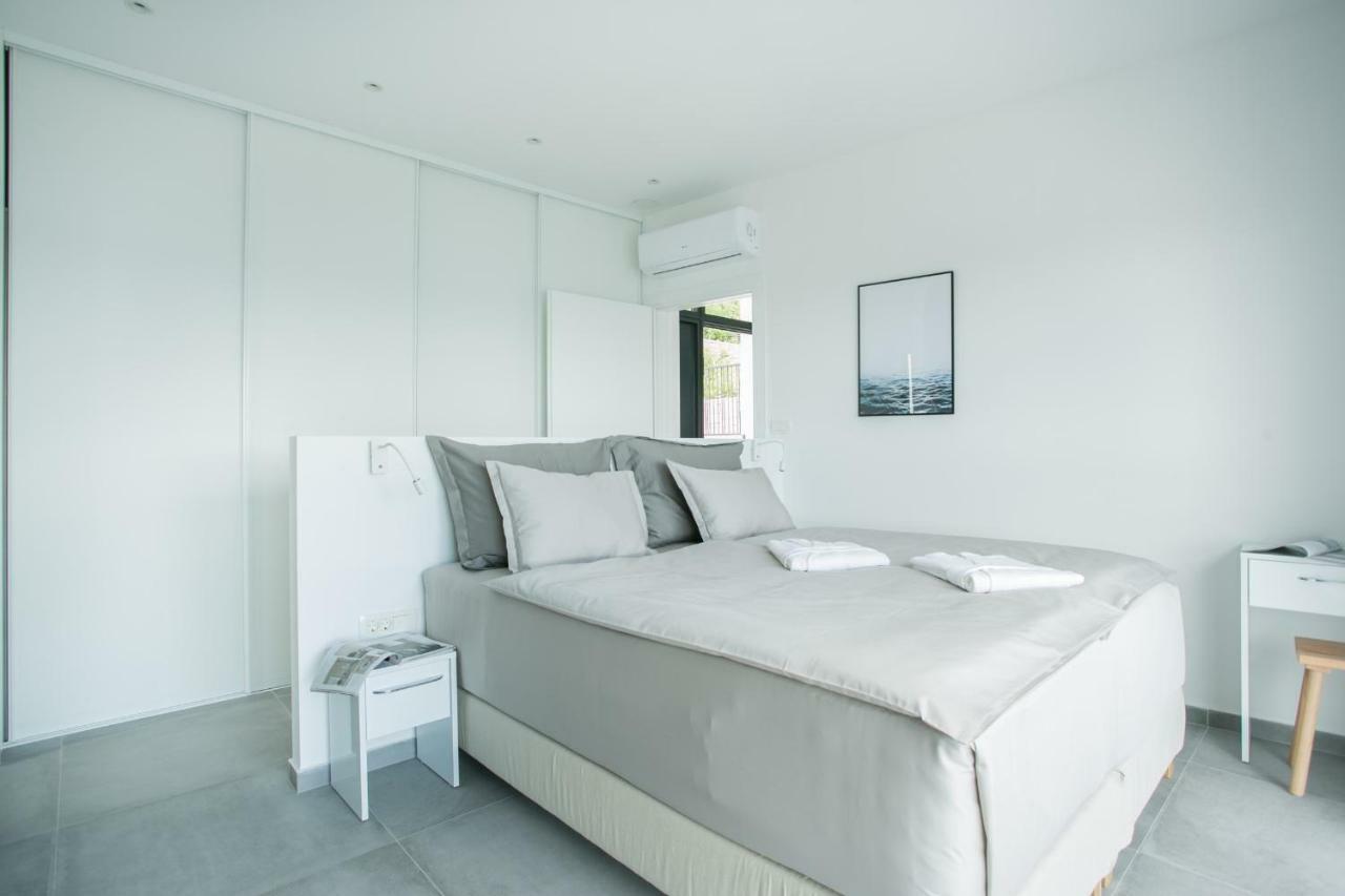 Holiday Home Olive Exclusive - 8 People, Heated Pool, Okrug Gornji, Sea View تروغير المظهر الخارجي الصورة