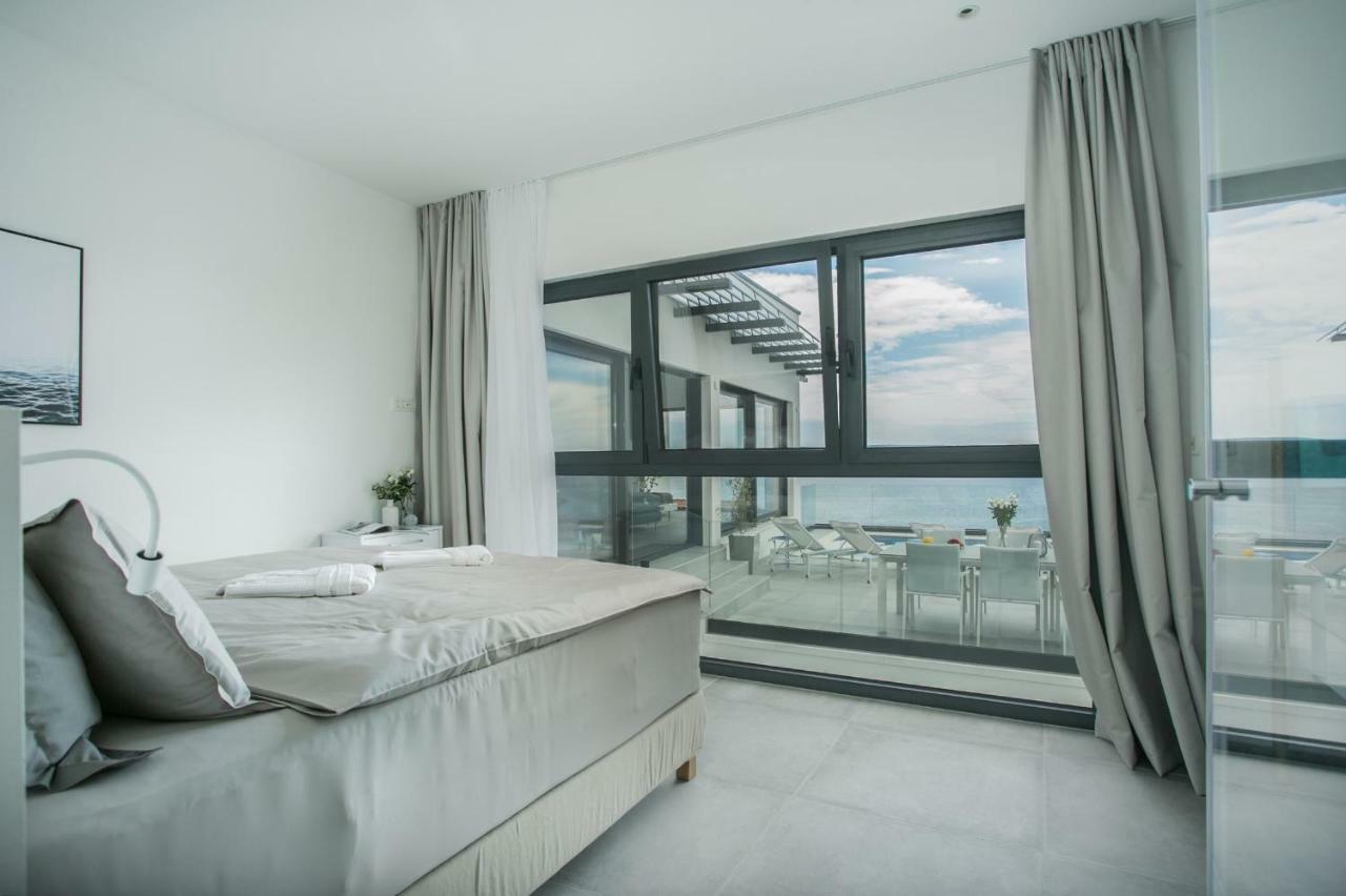 Holiday Home Olive Exclusive - 8 People, Heated Pool, Okrug Gornji, Sea View تروغير المظهر الخارجي الصورة