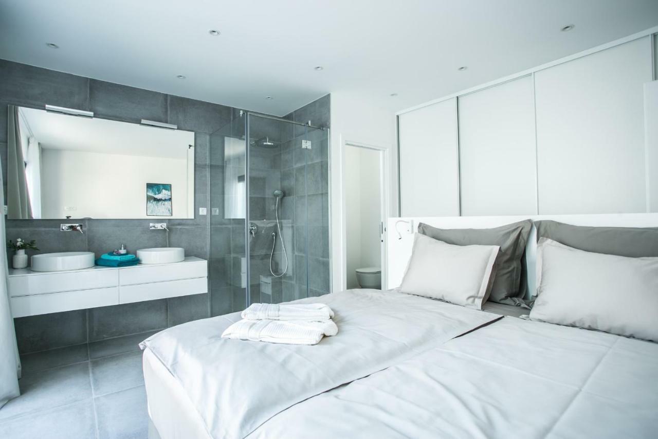 Holiday Home Olive Exclusive - 8 People, Heated Pool, Okrug Gornji, Sea View تروغير المظهر الخارجي الصورة