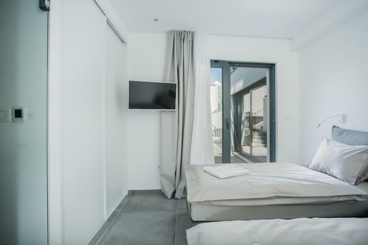 Holiday Home Olive Exclusive - 8 People, Heated Pool, Okrug Gornji, Sea View تروغير المظهر الخارجي الصورة