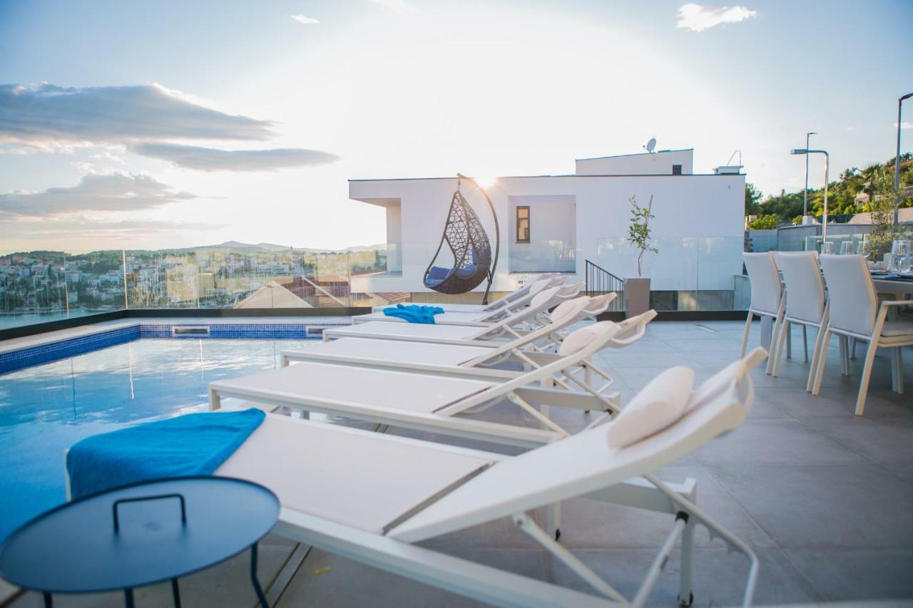 Holiday Home Olive Exclusive - 8 People, Heated Pool, Okrug Gornji, Sea View تروغير المظهر الخارجي الصورة